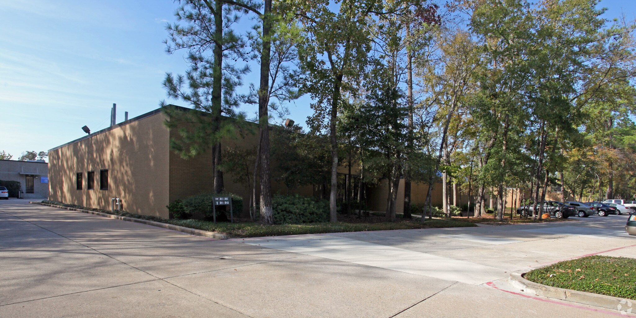 9391 Grogans Mill Rd, The Woodlands, TX à louer Photo de l’immeuble– Image 1 sur 10