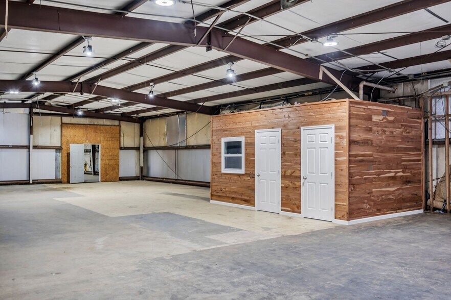 1409 Buffalo Rd, Lawrenceburg, TN à louer - Photo de l’immeuble – Image 2 sur 19