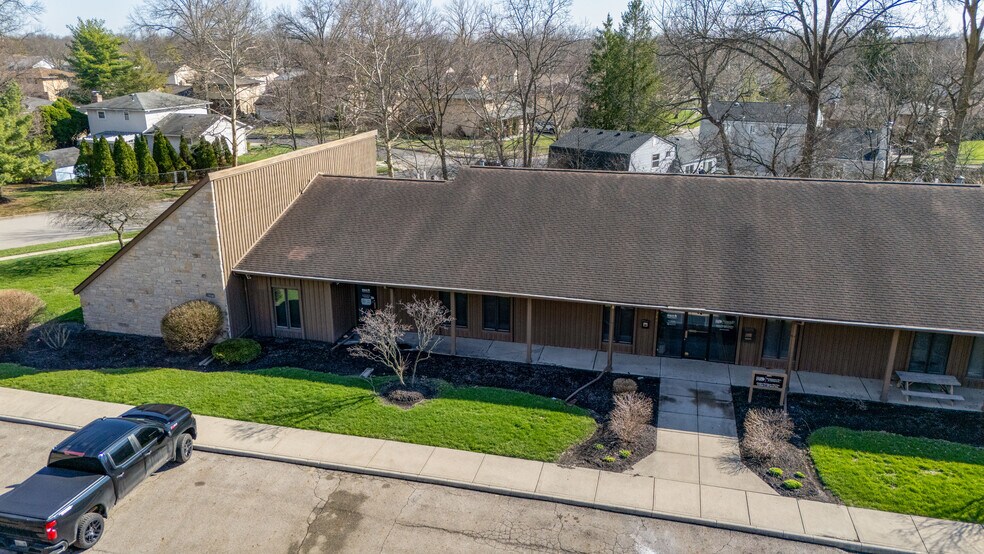 2641 Oakstone Dr, Columbus, OH à louer - Photo de l’immeuble – Image 3 sur 24
