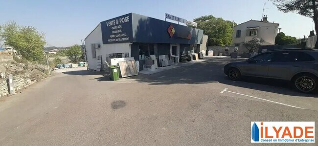 Plus de détails pour Local d'activités à louer