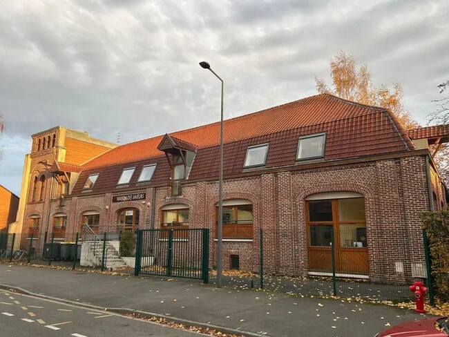 Plus de détails pour 2 Rue De Dormagen, Saint-André-lez-Lille - Bureau à vendre