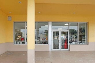 11424-11648 Quail Roost Dr, Miami, FL à louer Photo intérieure– Image 1 sur 10