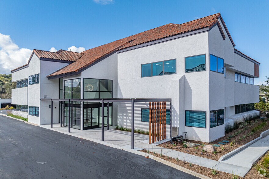5677 Oberlin Dr, San Diego, CA à vendre - Photo de l’immeuble – Image 2 sur 22