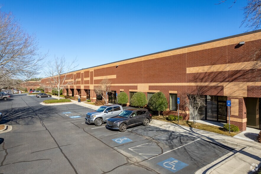 1075 Windward Ridge Pky, Alpharetta, GA à louer - Photo de l’immeuble – Image 3 sur 6