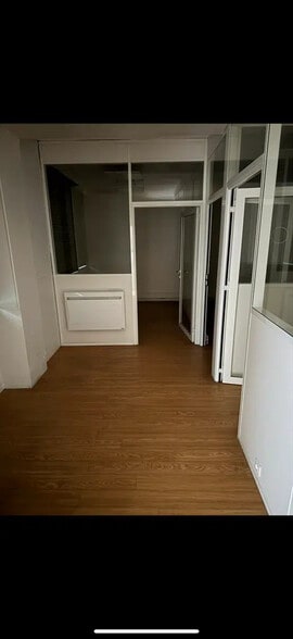 Local commercial dans Paris à louer - Photo de l’immeuble – Image 1 sur 8