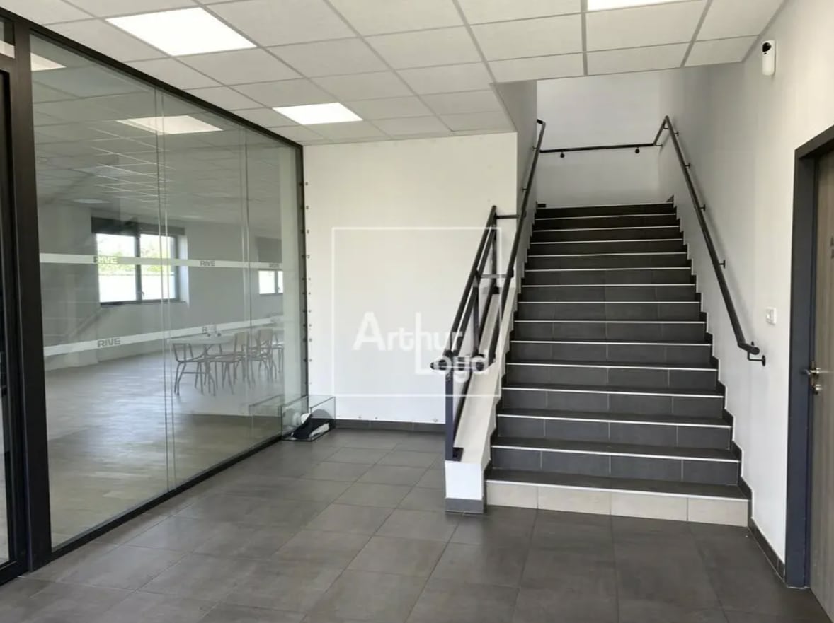 Industriel/Logistique dans Lieusaint à louer Photo intérieure– Image 1 sur 3