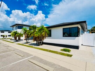 Plus de détails pour 600 Corey Ave, St Pete Beach, FL - Logement à vendre