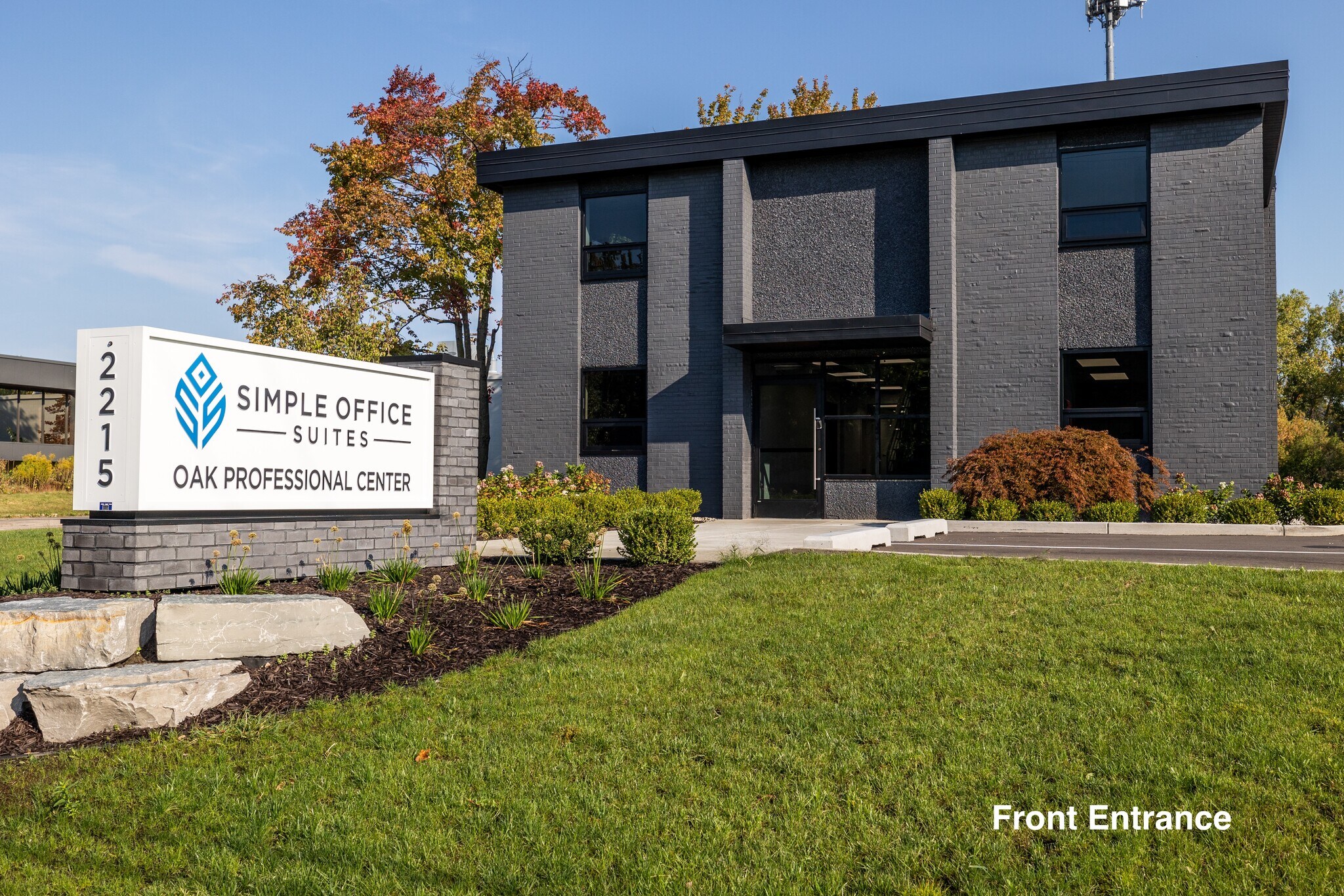 2215 Oak Industrial Dr NE, Grand Rapids, MI à louer Photo principale– Image 1 sur 13