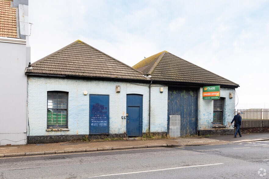18 Wellington Rd, Brighton à louer - Photo principale – Image 2 sur 2