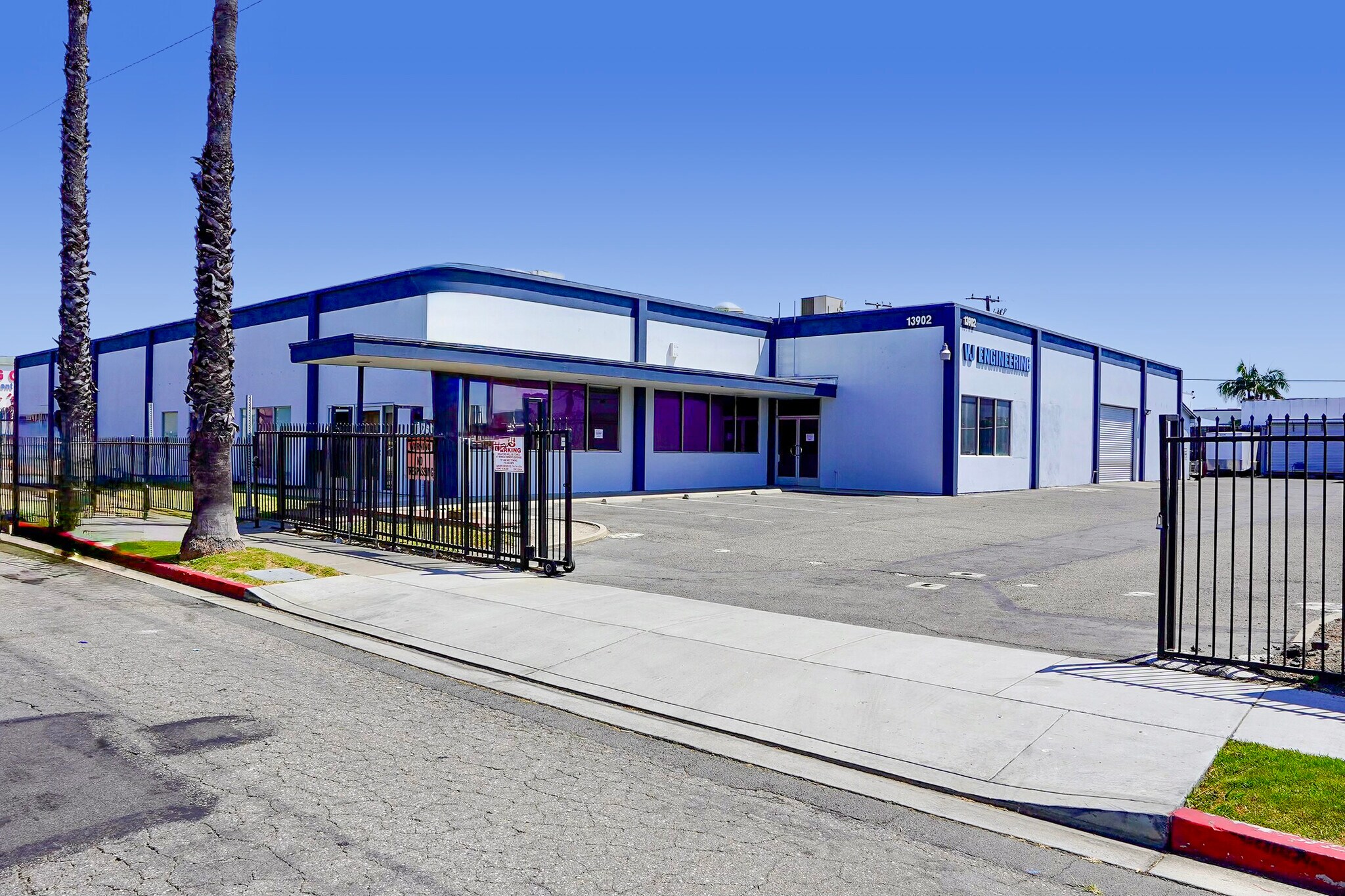 13902 West St, Garden Grove, CA à louer Photo principale– Image 1 sur 14