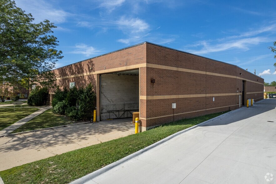 500-510 Windy Point Dr, Glendale Heights, IL à louer - Photo de l’immeuble – Image 1 sur 3