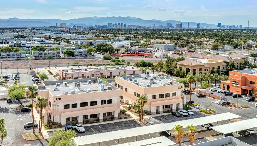 2920 N Green Valley Pky, Henderson, NV à louer - Photo de l’immeuble – Image 1 sur 36