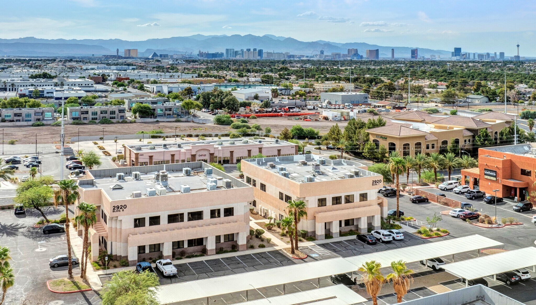 2920 N Green Valley Pky, Henderson, NV à louer Photo de l’immeuble– Image 1 sur 37