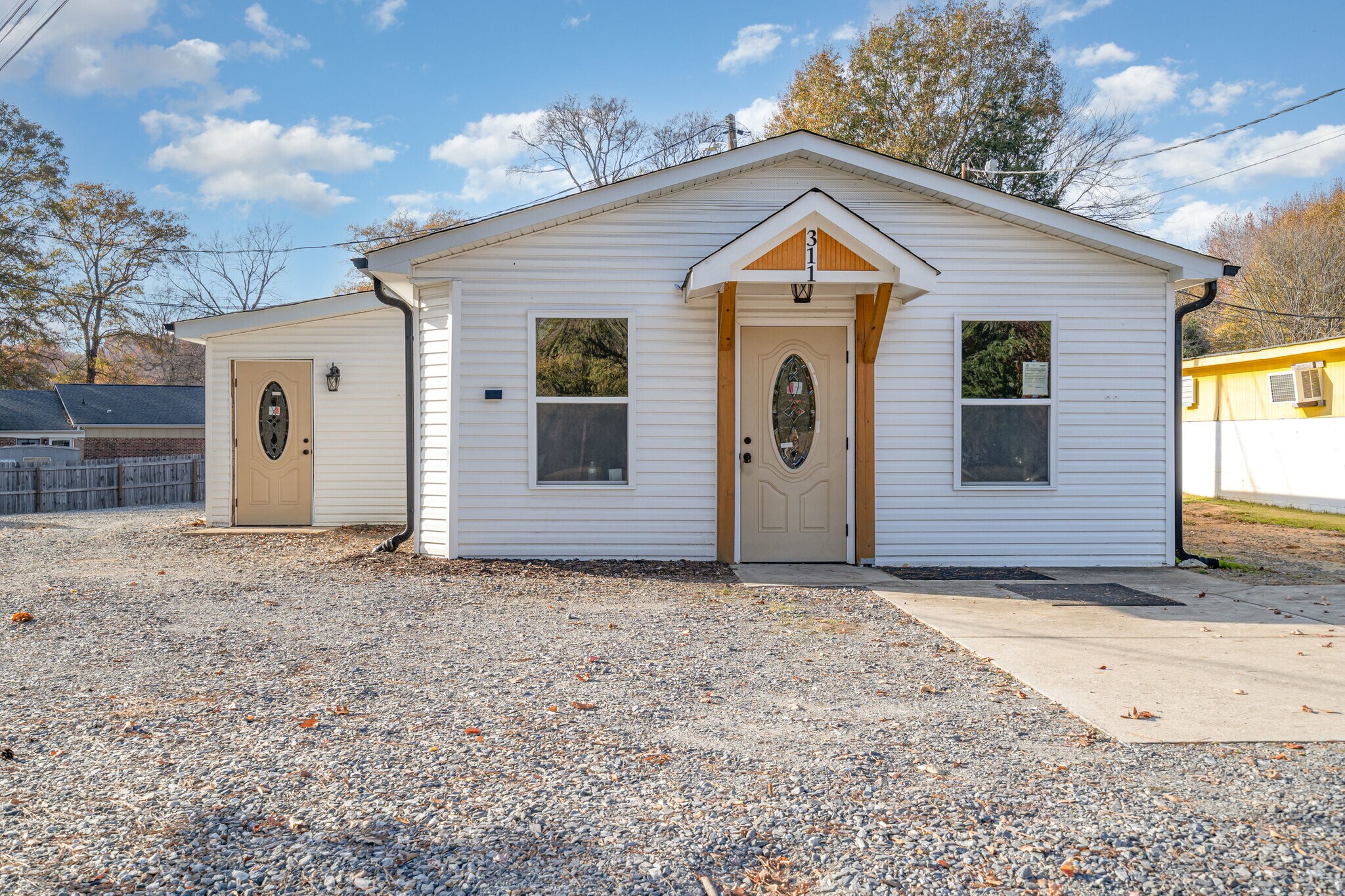 311 Beatty Dr, Belmont, NC à vendre Photo de l’immeuble– Image 1 sur 26