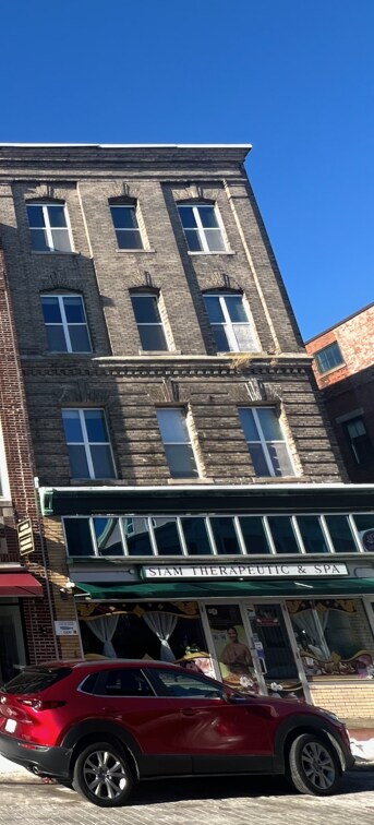 147 Bank St, New London, CT à vendre Photo de l’immeuble– Image 1 sur 3