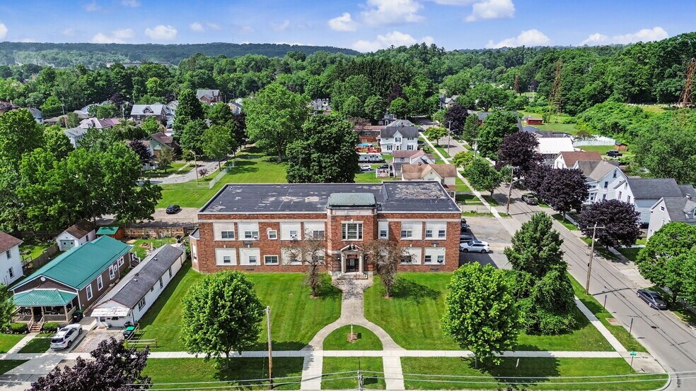 305 N Work St, Falconer, NY à vendre - Photo de l’immeuble – Image 2 sur 29