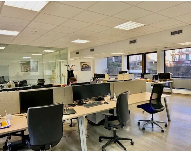 Bureau dans Saint-Cloud à louer - Photo de l’immeuble – Image 2 sur 8