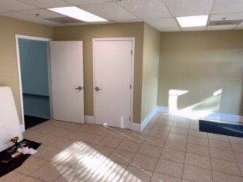 5401 N Haverhill Rd, West Palm Beach, FL à louer - Photo intérieure – Image 2 sur 41