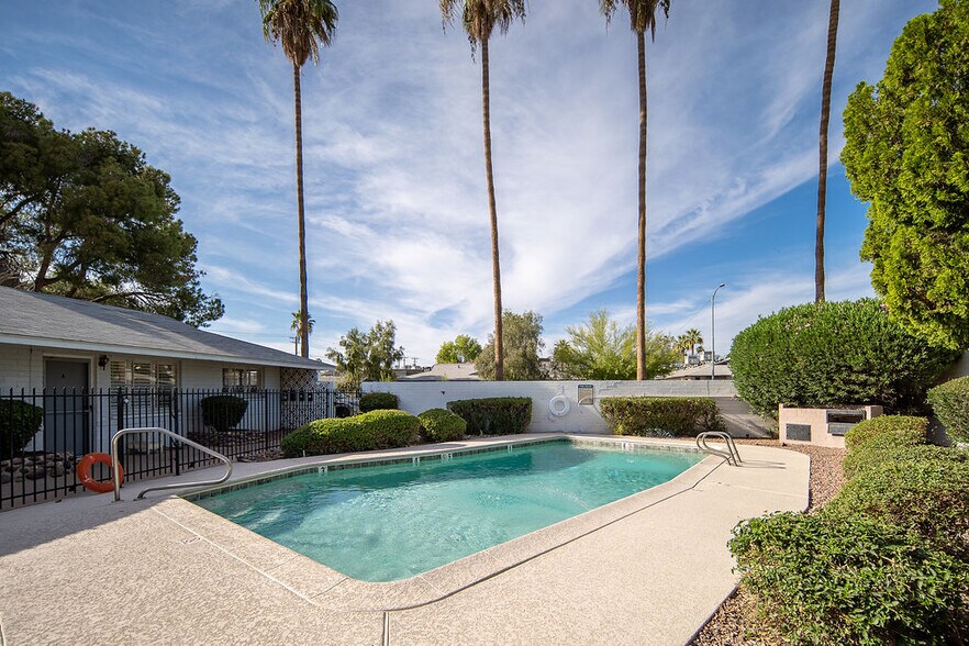 3517 E Montecito Ave, Phoenix, AZ à vendre - Photo de l’immeuble – Image 3 sur 24