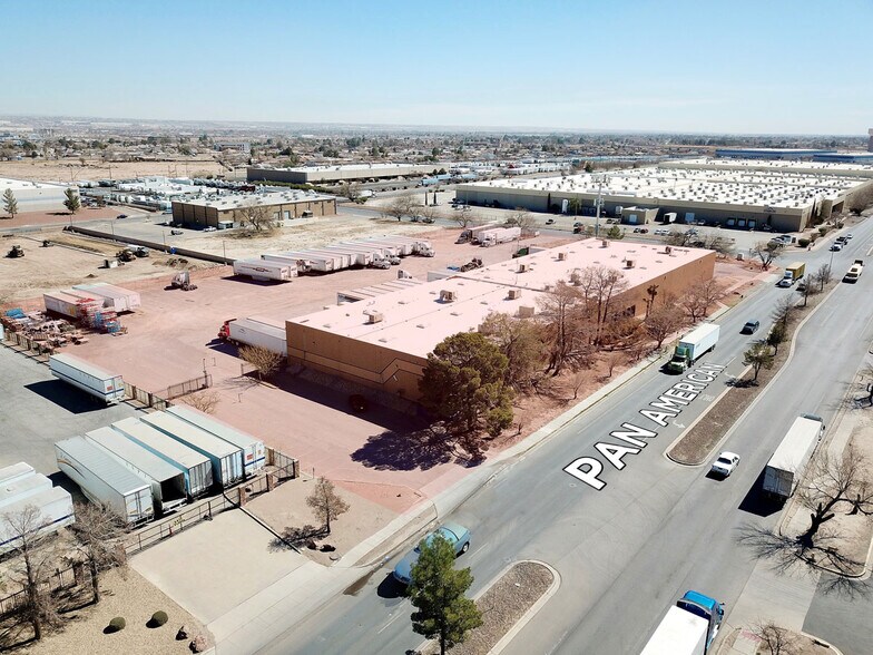 9570 Pan American Dr, El Paso, TX à louer - Photo de l’immeuble – Image 1 sur 6