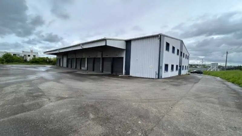 Local d’activités dans Cesson-Sévigné à louer - Photo de l’immeuble – Image 1 sur 7