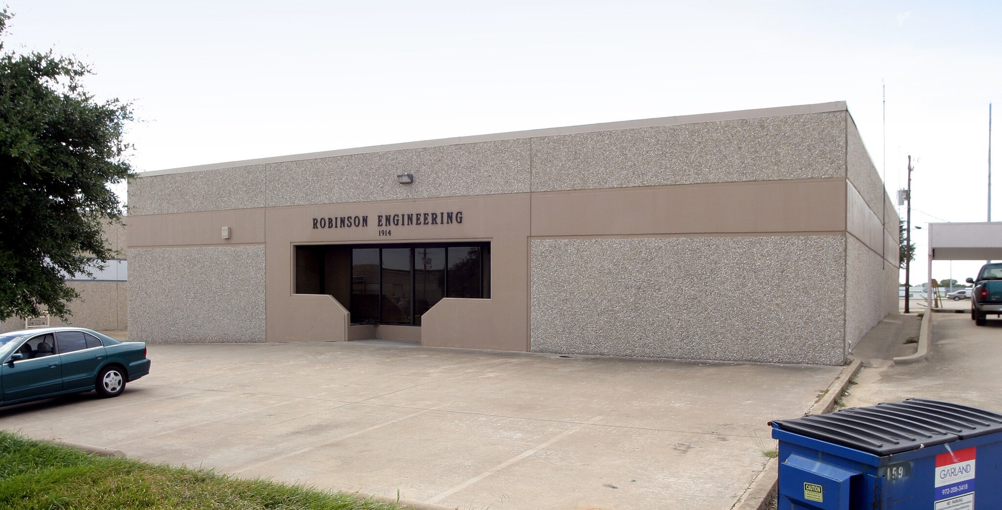 1914 Silver St, Garland, TX à vendre Photo principale– Image 1 sur 4