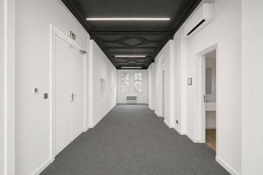 37-39 Rue De La Bienfaisance, Paris à louer - Photo de l’immeuble – Image 3 sur 8