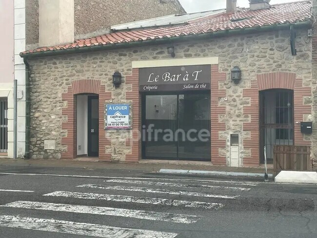 Plus de détails pour Local commercial à louer