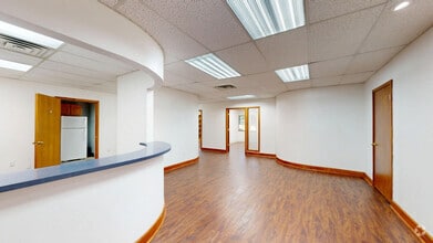 411 W Lake Lansing Rd, East Lansing, MI à louer Numérisation 3D Matterport– Image 1 sur 23