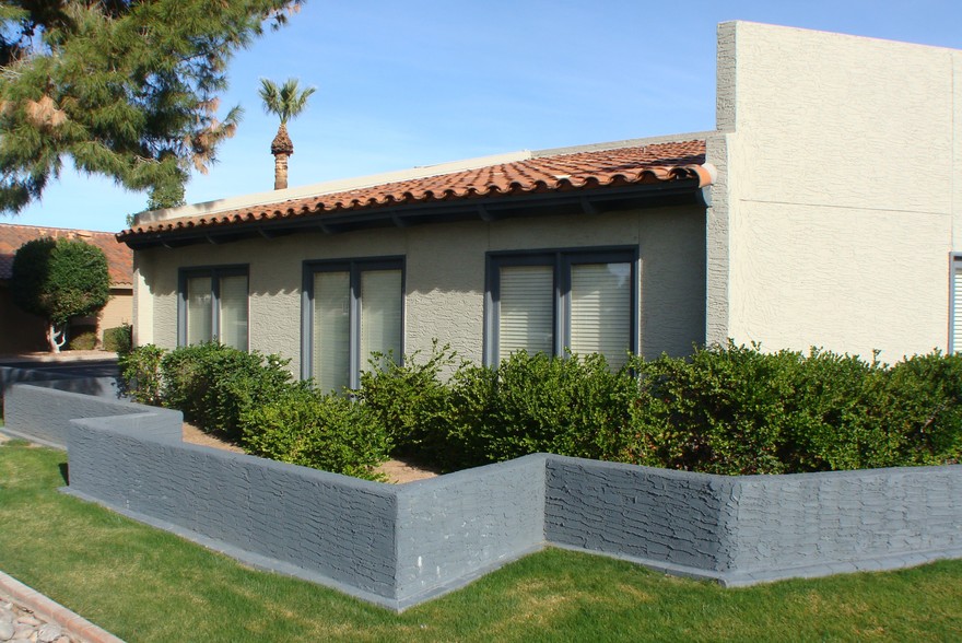 4535 S Lakeshore Dr, Tempe, AZ à louer - Photo de l’immeuble – Image 2 sur 3