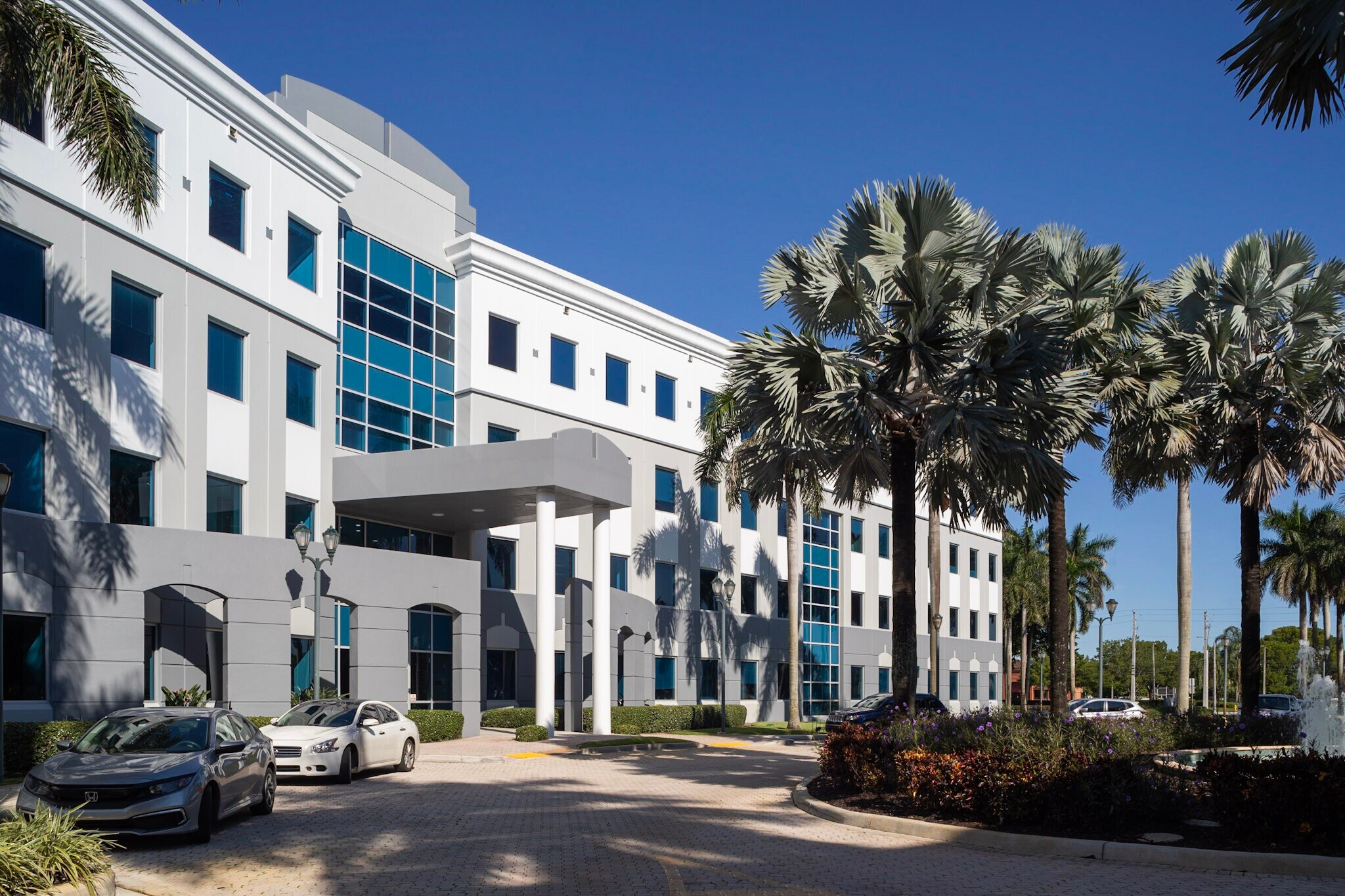9850 NW 41st St, Doral, FL à louer Photo principale– Image 1 sur 68