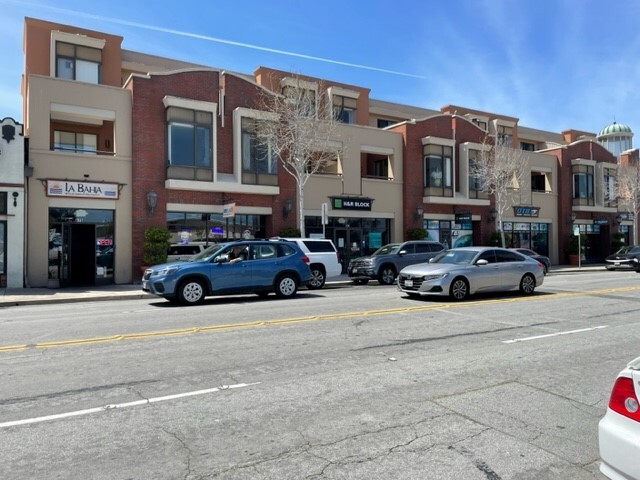685 Lighthouse Ave, Monterey, CA à louer Photo de l’immeuble– Image 1 sur 7