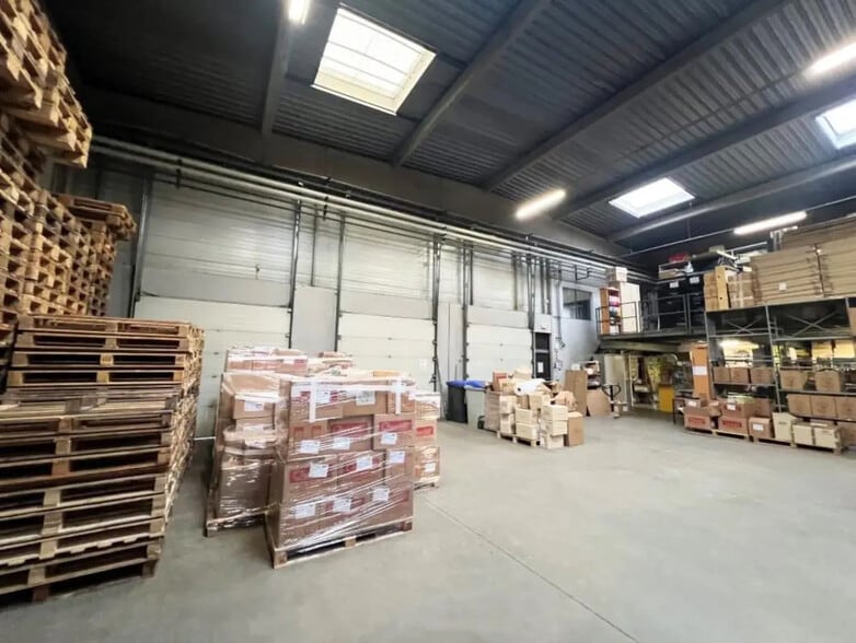 Bureau dans L'HAY-LES-ROSES à louer - Photo intérieure – Image 3 sur 11