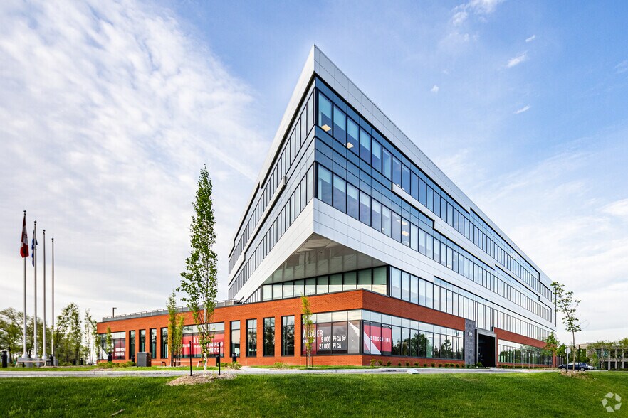 2400 Boul Des Sources, Pointe-claire, QC à louer - Photo de l’immeuble – Image 2 sur 4
