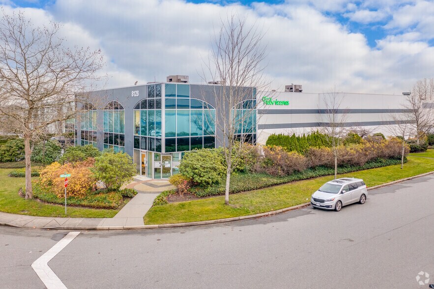 8128 River Way, Delta, BC à louer - Photo de l’immeuble – Image 1 sur 4