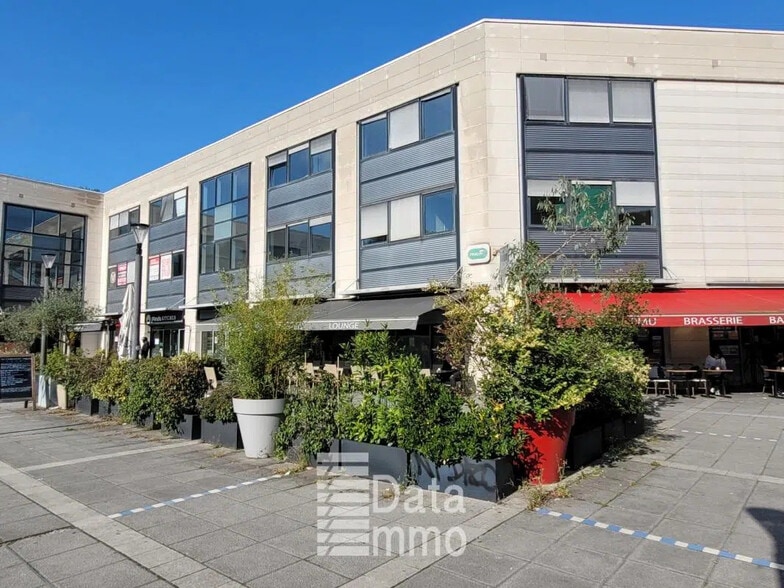 Bureau dans Lognes à vendre - Photo de l’immeuble – Image 1 sur 11