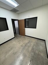 13006 Saticoy St, North Hollywood, CA à louer Photo intérieure– Image 1 sur 4