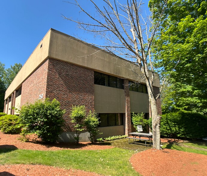 250 Hampton St, Auburn, MA à louer - Photo de l’immeuble – Image 2 sur 2