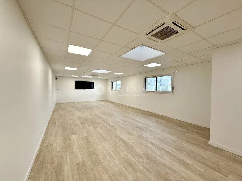 Bureau dans Chaponnay à vendre - Photo de l’immeuble – Image 3 sur 12