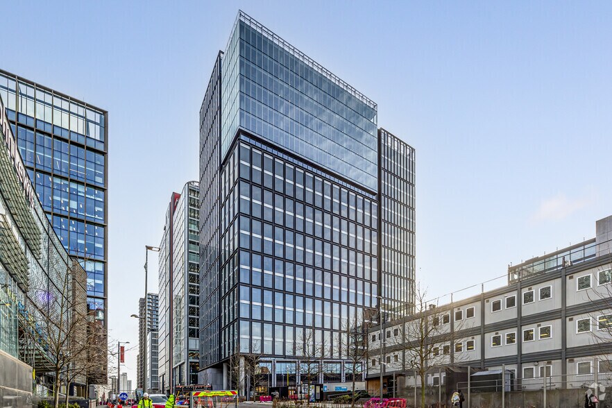 Westfield Ave, Londres à louer - Photo de l’immeuble – Image 2 sur 23