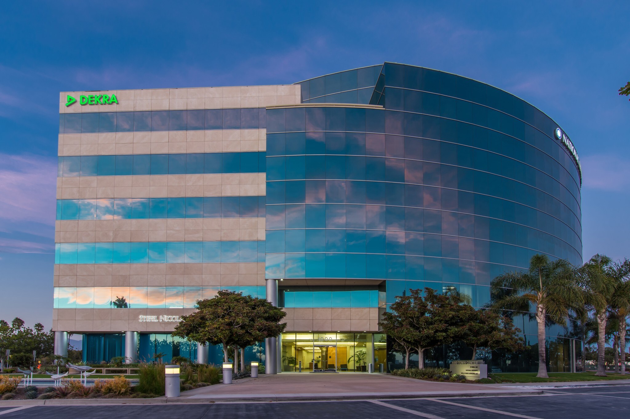 1000 Town Center Dr, Oxnard, CA à louer Photo principale– Image 1 sur 8