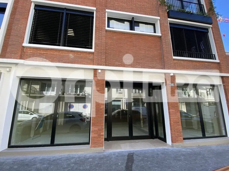 Local commercial dans Le Havre à louer - Photo de l’immeuble – Image 1 sur 7