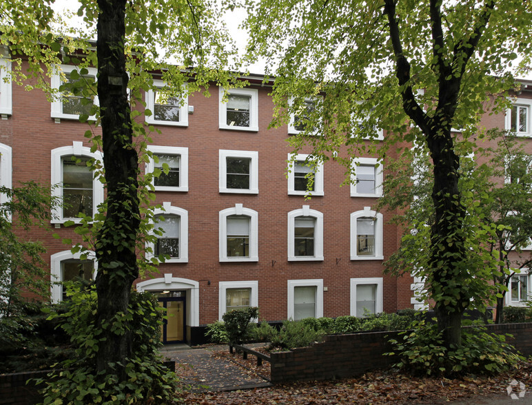 108-110 New Walk, Leicester à louer - Photo principale – Image 1 sur 8