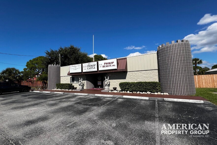 2011 Bispham Rd, Sarasota, FL à louer - Photo de l’immeuble – Image 3 sur 19