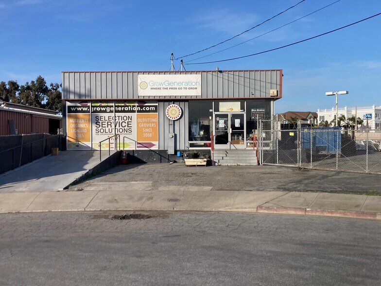 61 Tarp Cir, Salinas, CA à vendre - Photo de l’immeuble – Image 2 sur 5