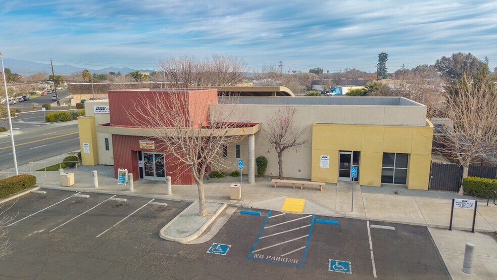 406 E Elm Ave, Coalinga, CA à vendre - Photo de l’immeuble – Image 2 sur 29