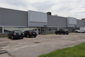 5001-5099 Boul Saint-Jean-Baptiste, Montréal, QC à louer Photo de l’immeuble– Image 1 sur 23