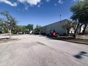 3191 W Colonial Dr, Orlando, FL à louer Photo intérieure– Image 2 sur 8