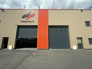 Plus de détails pour Local d'activités à louer