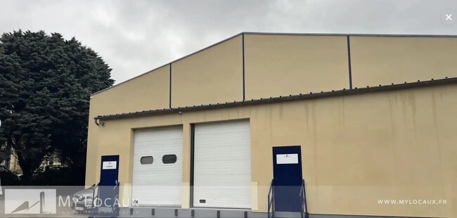 Plus de détails pour Local d'activités à louer